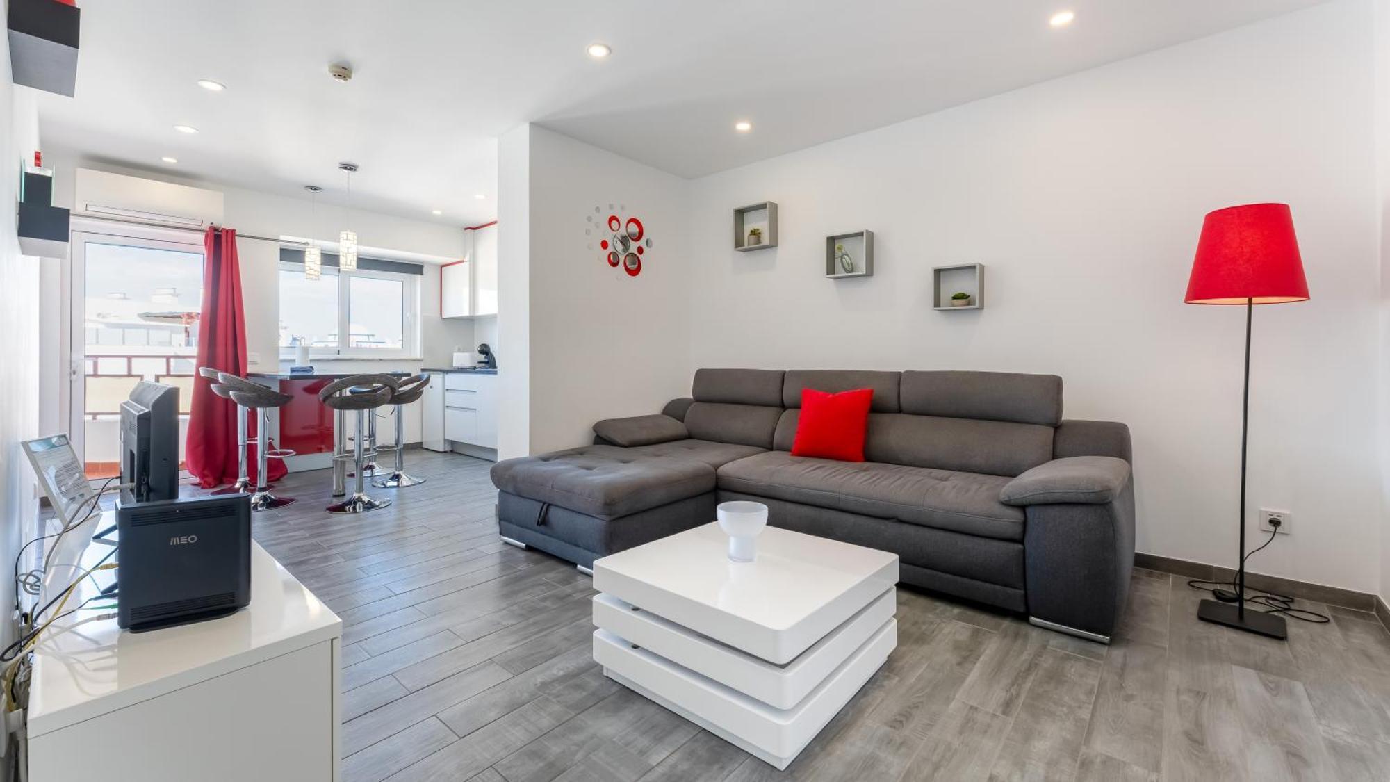 Red Velvet 1 Bdr Flat With Balcony By Lovelystay Portimão Eksteriør billede